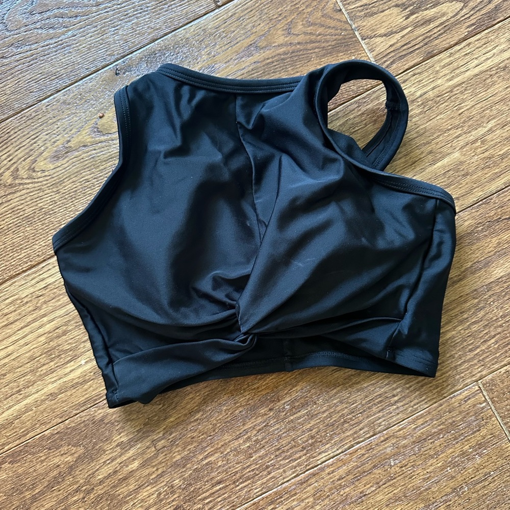 Medium Woman’s bathing suit top